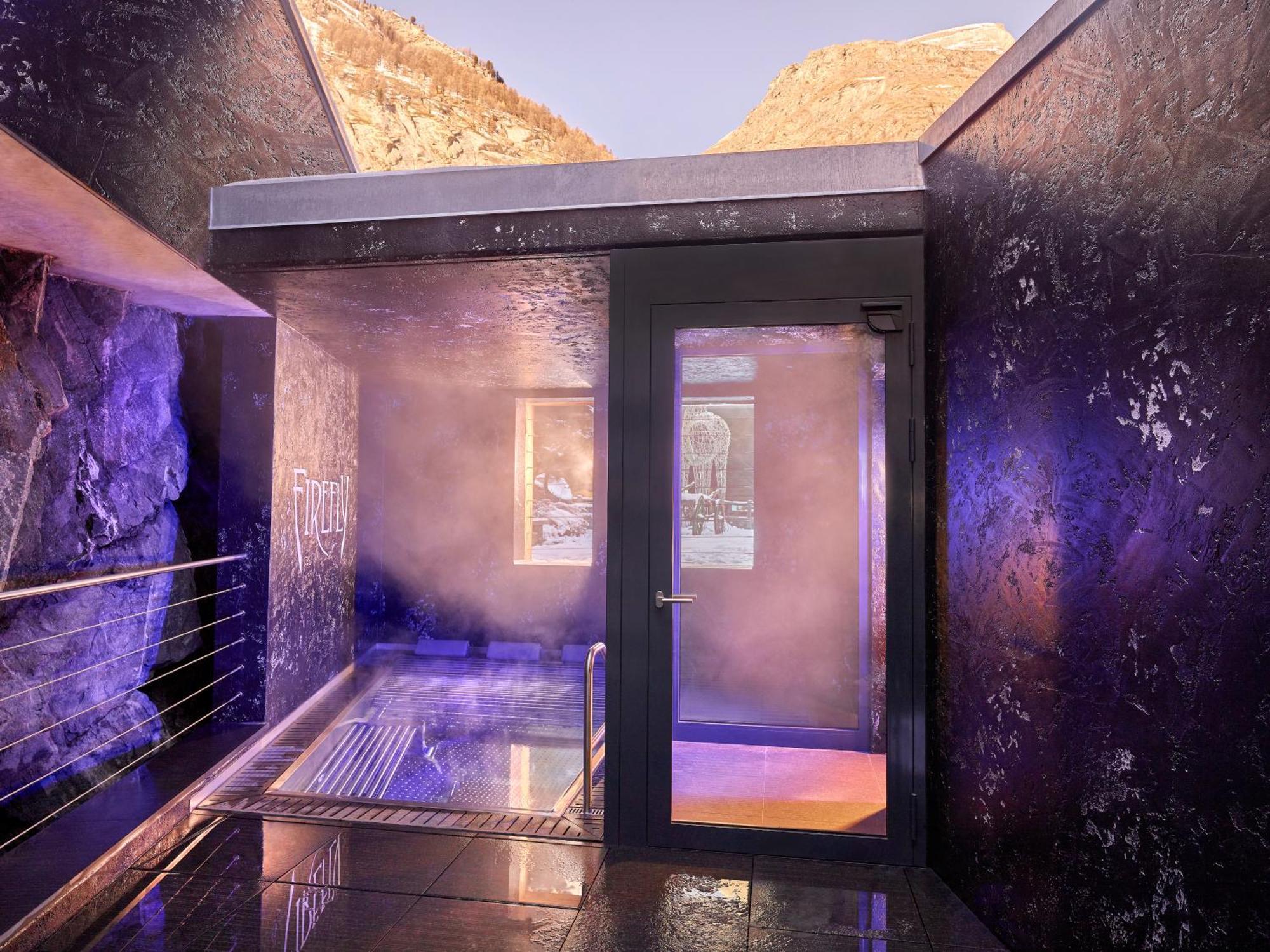 צרמט Firefly Luxury Suites מראה חיצוני תמונה