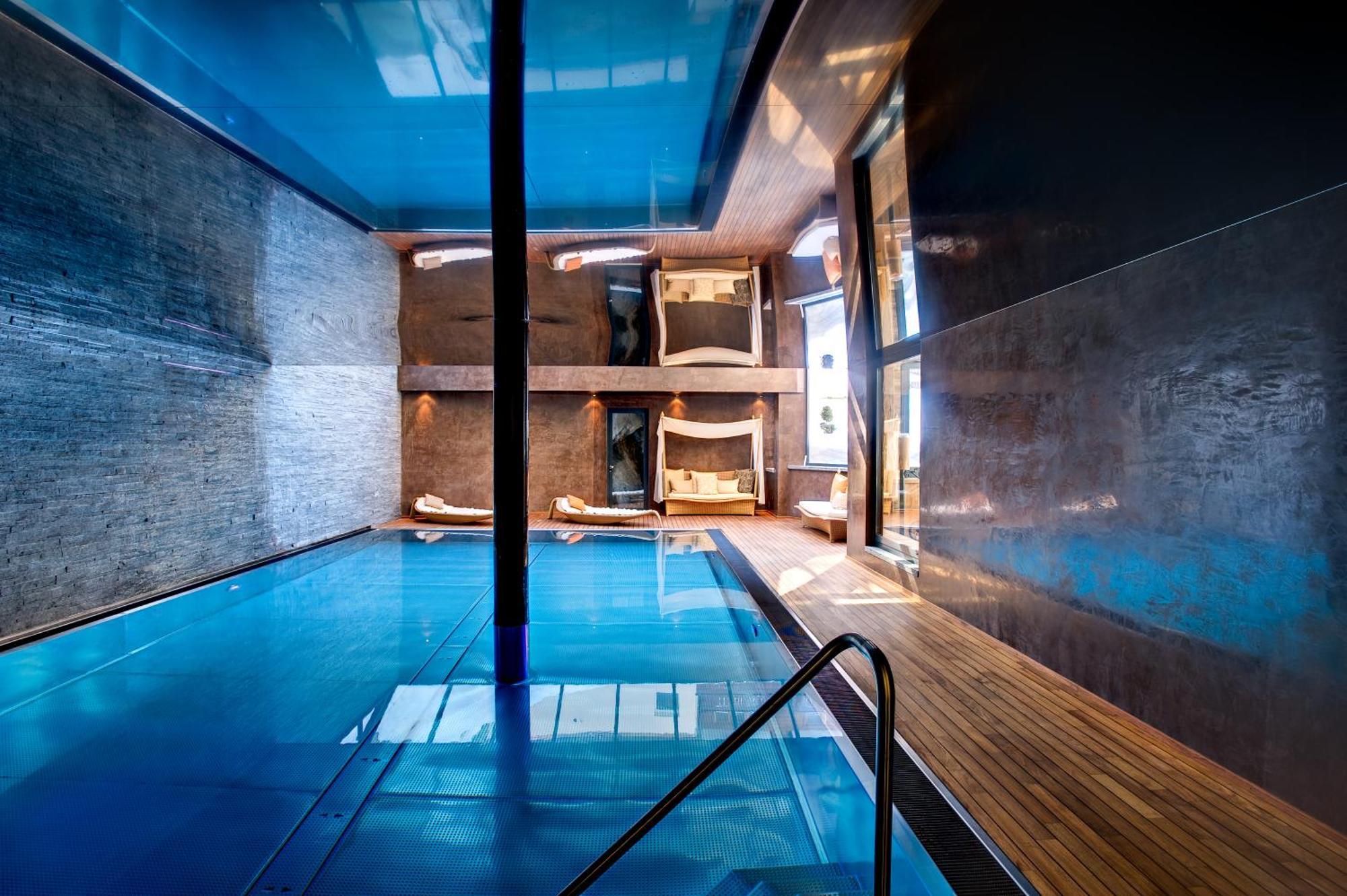 צרמט Firefly Luxury Suites מתקנים תמונה