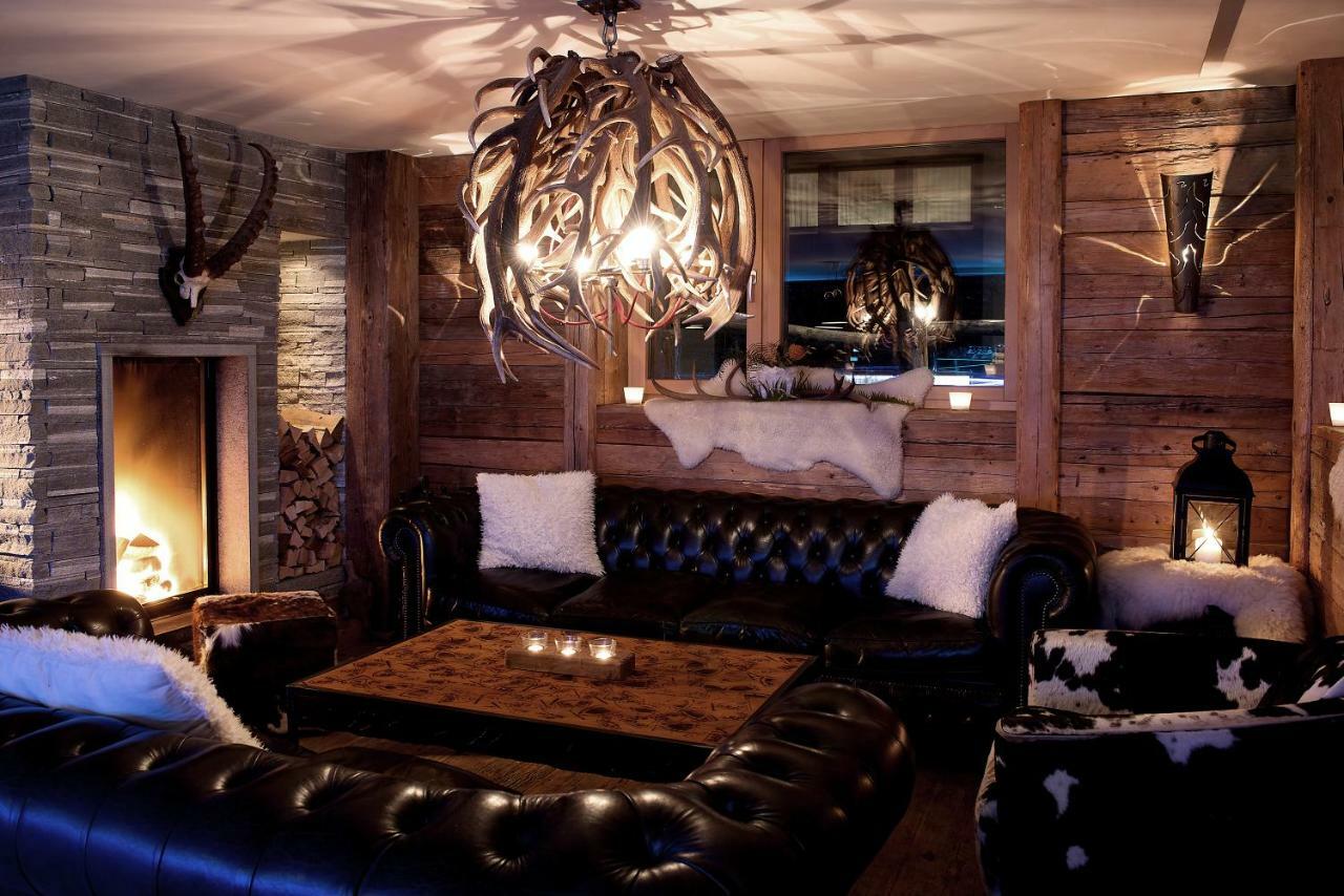 צרמט Firefly Luxury Suites מראה חיצוני תמונה